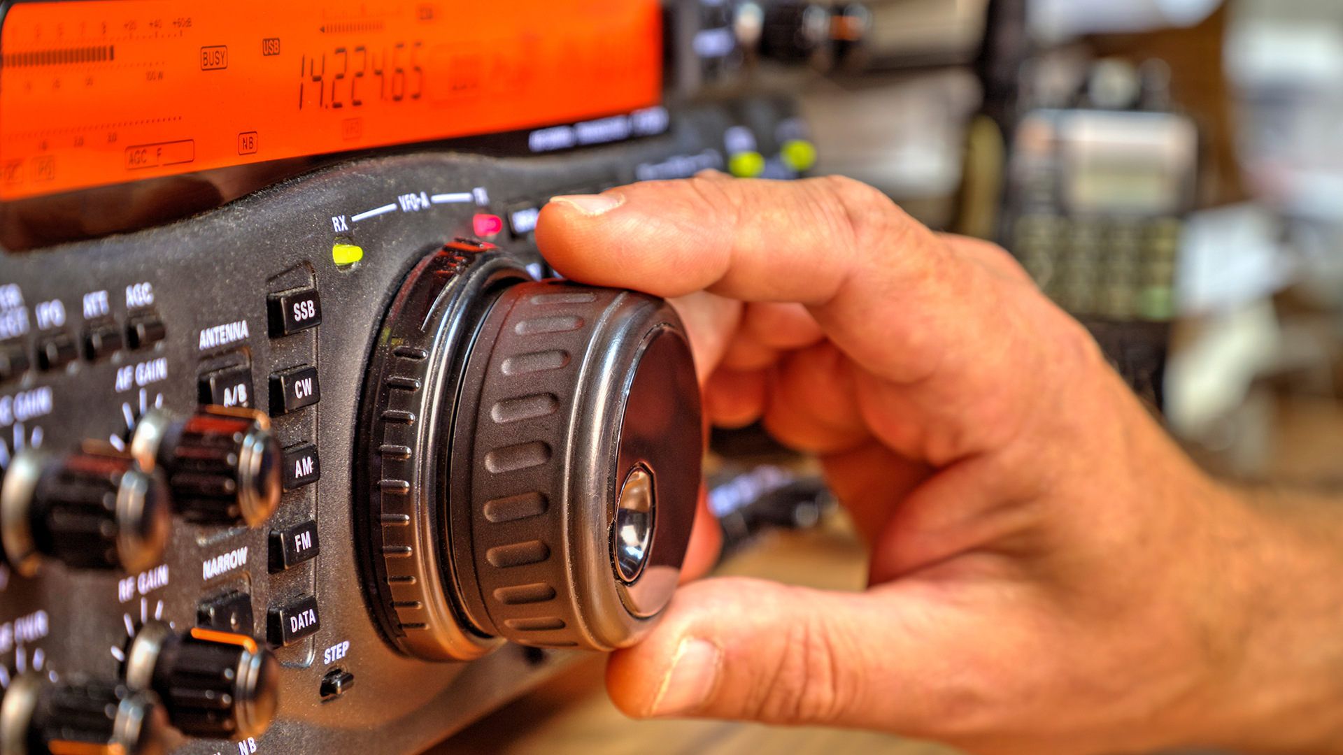 SRI to develop high throughput reconfigurable radio frequency processors